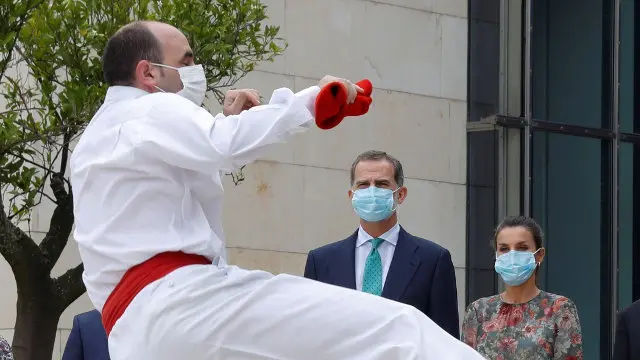 Pirueta felipista. BALLESTEROS EFE