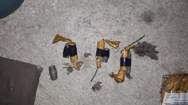 Explosivos utilizados por los tripulantes de la embarcación.EFE