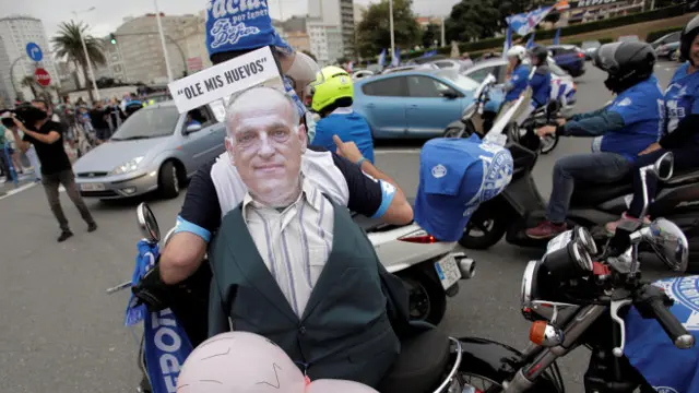 Movilización de aficionados del Dépor. EFE