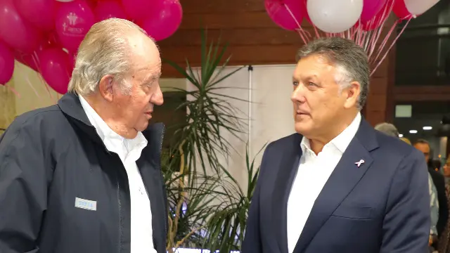 Juan Carlos I con Telmo Martín en 2018. JOSÉ LUIZ OUBIÑA