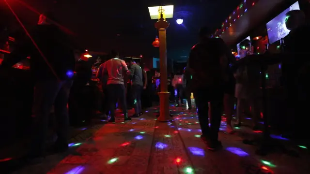 Ambiente nun pub. XESÚS PONTE