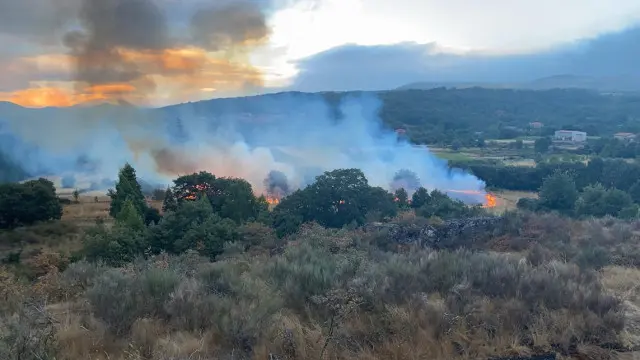 Incendio en Muiños. EMERXENCIAS OURENSE