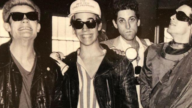 Jack Sherman (segundo por la derecha), junto a la banda Red Hot Chili Peppers.INSTAGRAM
