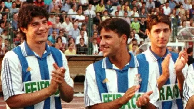 José Manuel (centro), en su presentación con el Dépor. ARCHIVO