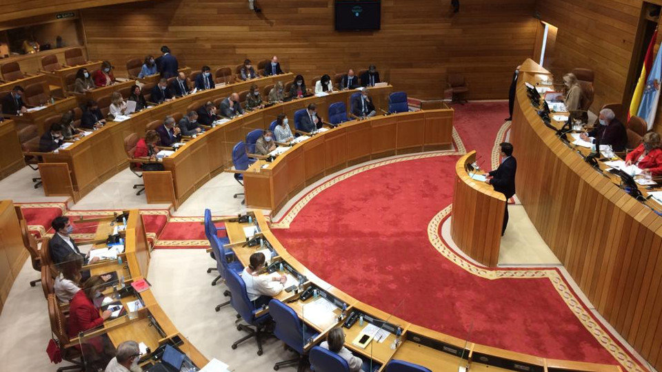 Un momento da sesión deste martes no Parlamento de Galicia. AGN