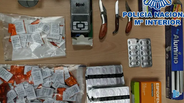 Objetos incautados en el establecimiento. POLIC&Iacute;A NACIONAL