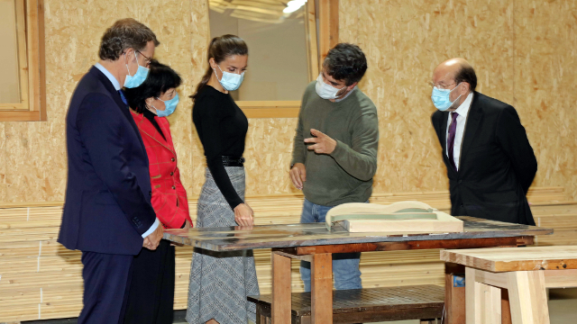 La reina Letizia y Feijóo, en la inauguración del curso de FP. LUIS POLO