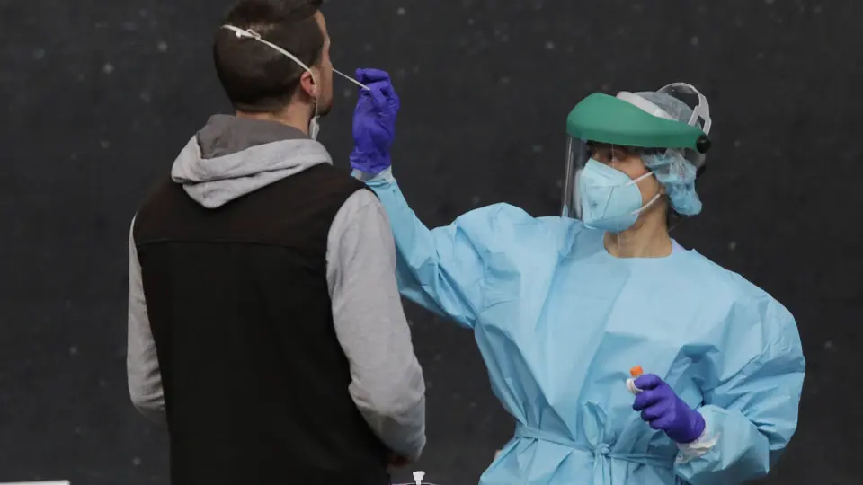 Realización de una PCR. GORKA ESTRADA (EFE)