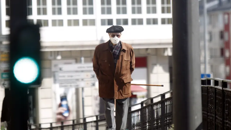 Los mayores de 70 años son los más afectados. VICTORIA RODRÍGUEZ