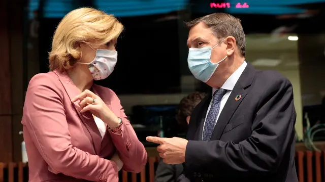 Planas junto a la ministra alemana de Agricultura en Luxemburgo. EFE