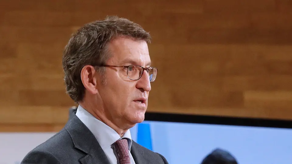 El presidente de la Xunta, Alberto Núñez Feijóo, en rueda de prensa. LAVANDEIRA JR. (EFE)