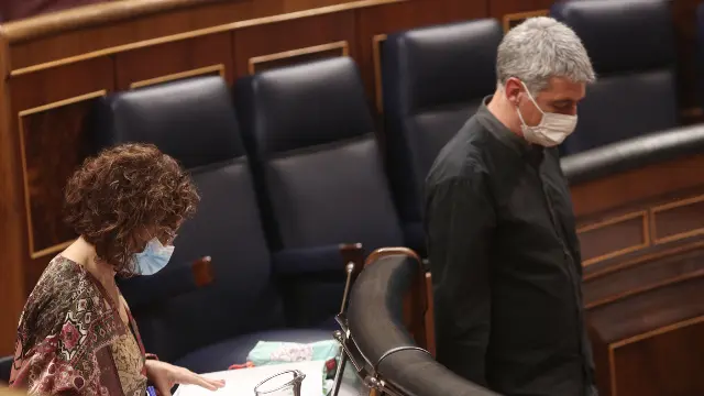 Matute pasa al lado de Montero. E. PARRA