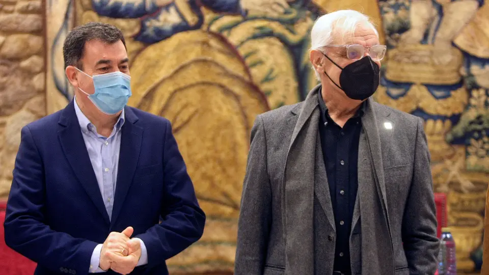 Román Rodríguez, a la izquierda. CABALAR (EFE)