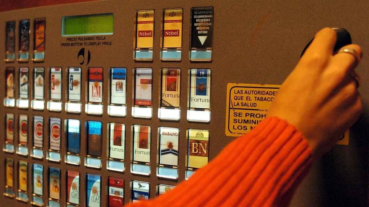 Máquina de tabaco. ARCHIVO