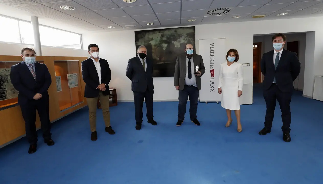 Miguel Ángel Rodríguez, José de Cora, Rodrigo Cota, Blanca García-Montenegro, Antonio de Cora y Blanca de Cora, en la entrega del reconocimiento. XESÚS CONTE