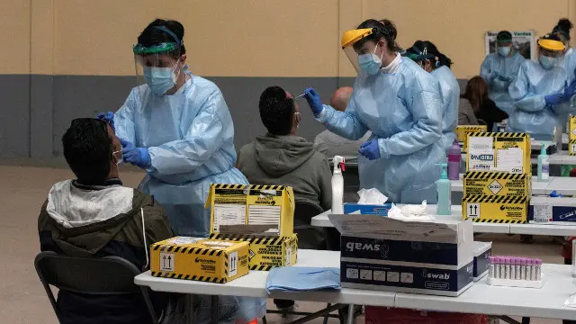 Cribado realizado este fin de semana en Verín. BRAIS LORENZO (Efe)