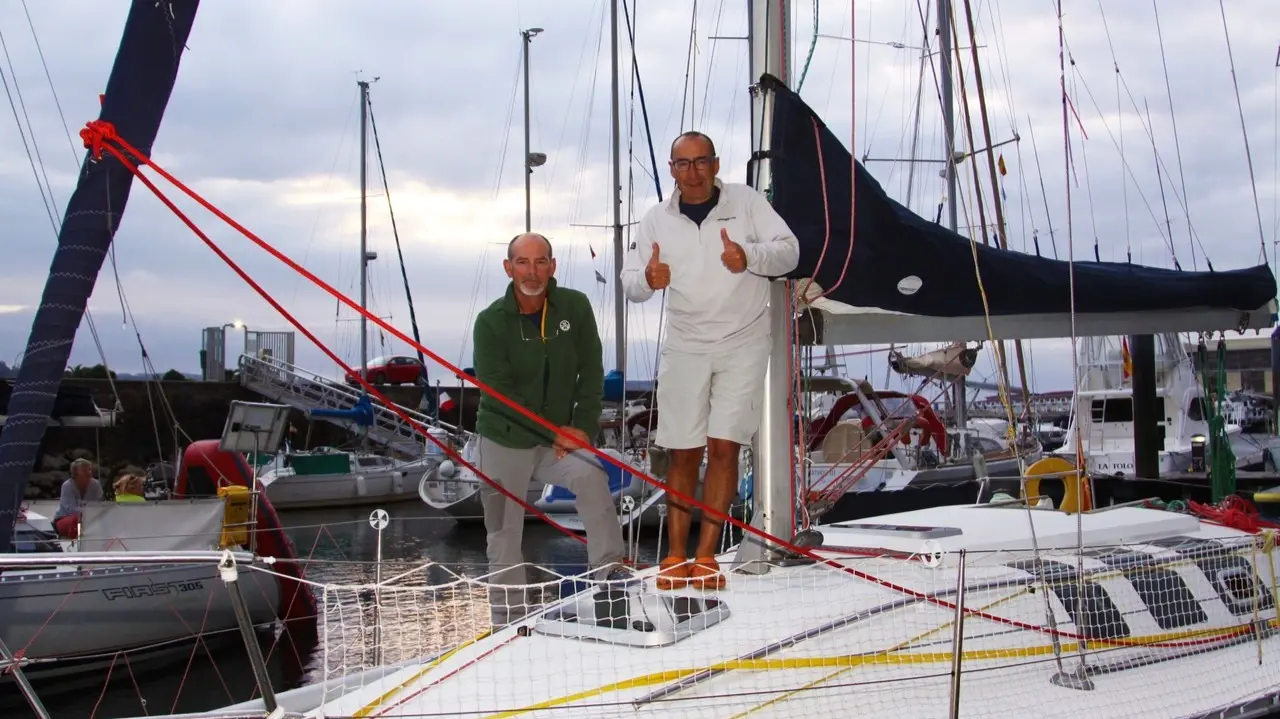 Participantes en una edición anterior, en el puerto deportivo de Viveiro. J.M. PALEO (AEP)