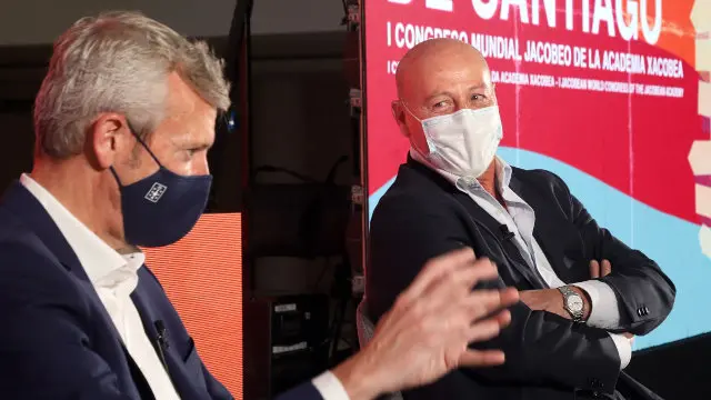 Alfonso Rueda, en el acto de la Cidade da Cultura, junto a Crobalán. LAVANDEIRA JR. (Efe)