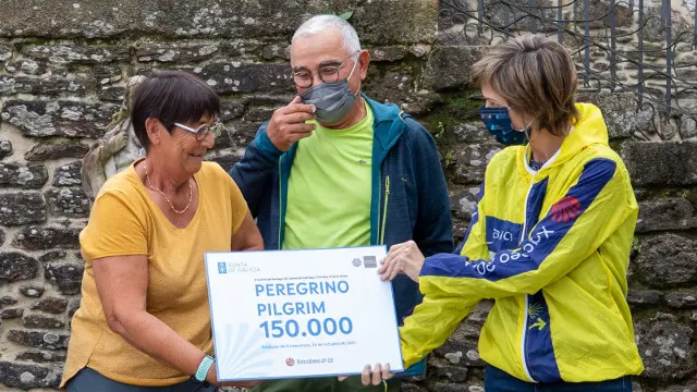 Marie Boileau y su esposo junto a Nava Castro. EP