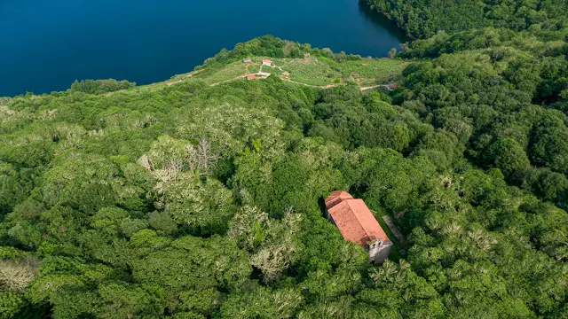Iglesia de Pesqueiras. VIAMAGICAE