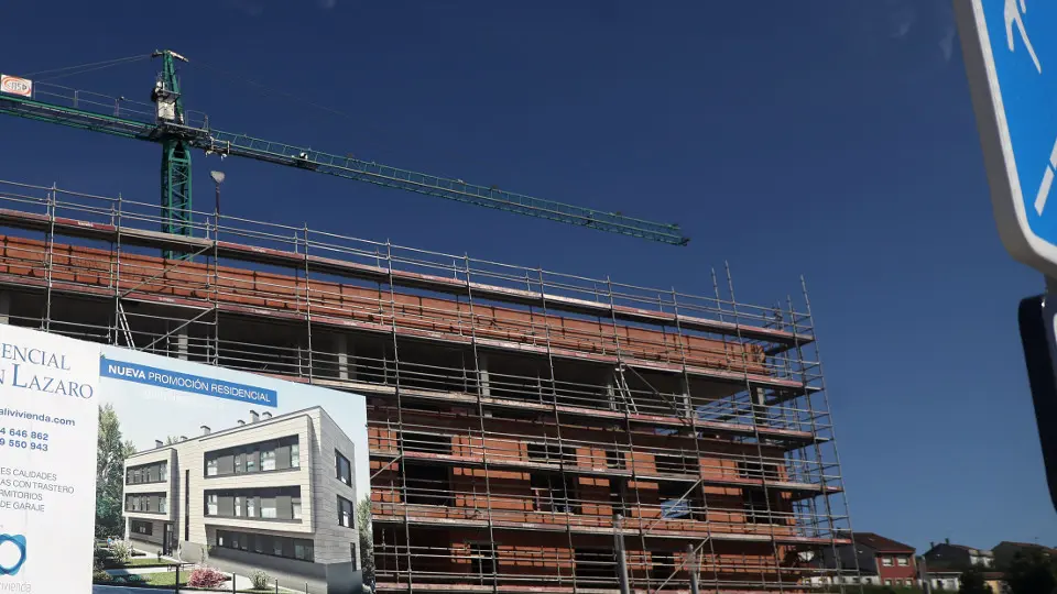 Promoción inmobiliaria en construcción en Santiago. Pepe Ferrín AGN