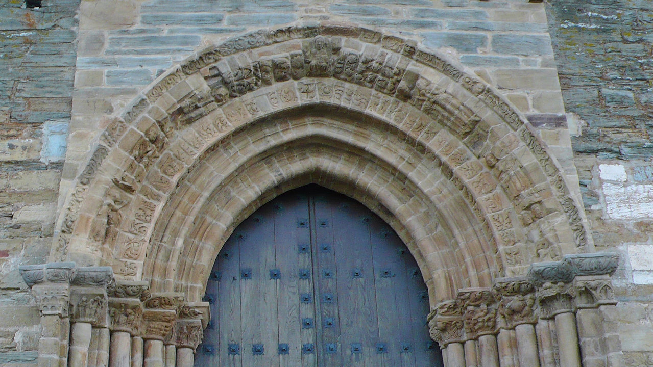Puerta del Perdón, en la iglesia de Santiago de Villafranca del Bierzo