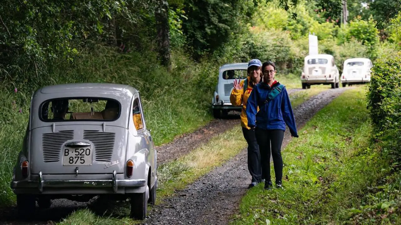 Un momento de la ruta a su paso por la provincia de Lugo. SEAT HISTÓRICOS