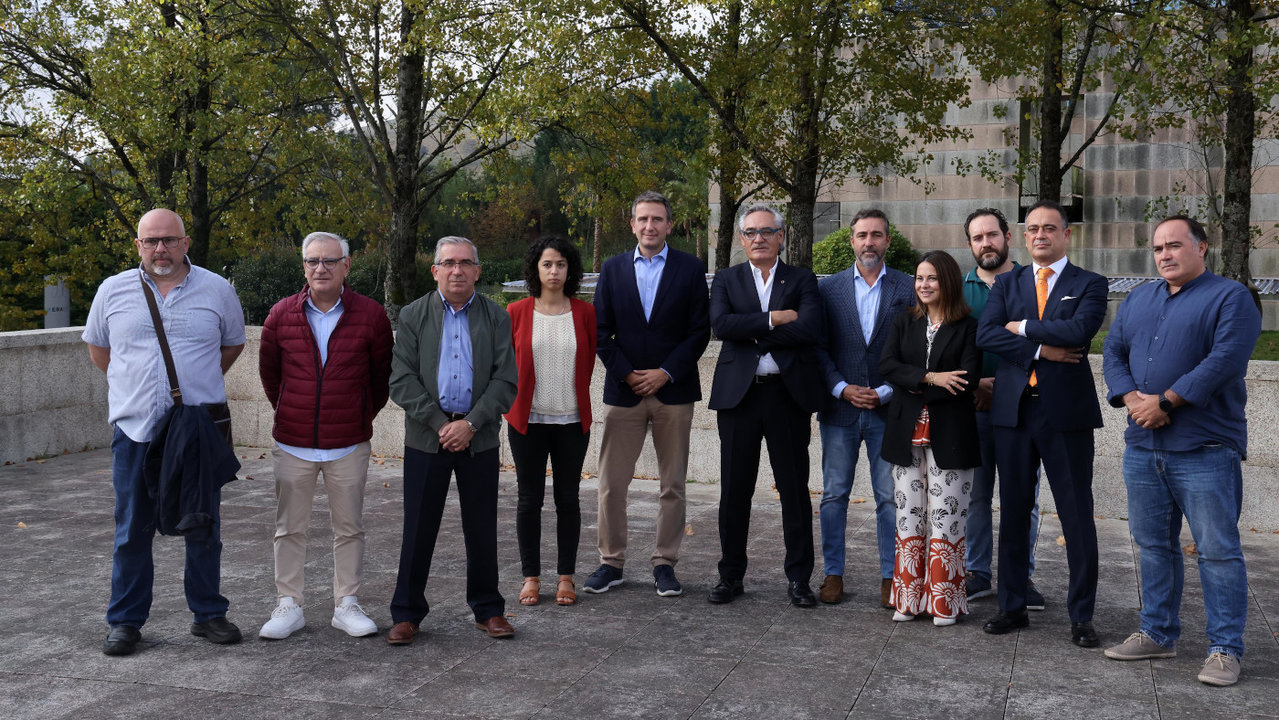 Representantes de la nueva agrupación en defensa de las renovables ayer en Santiago. CEDIDA