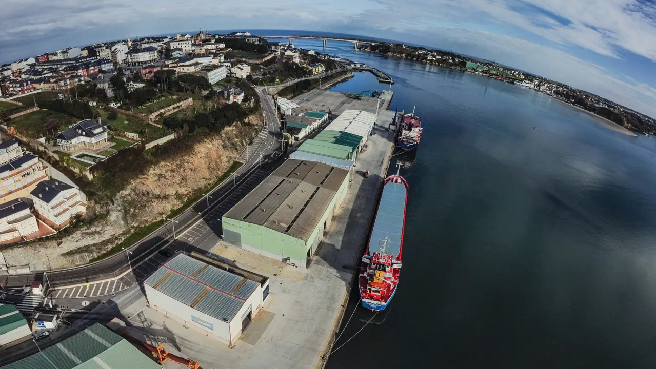 Vista aérea del Porto de Mirasol, en Ribadeo. JOSÉ Mª ÁLVEZ/AEP