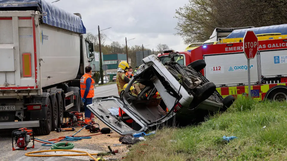 El accidente ocurrido este martes en Begonte. XESÚS PONTE