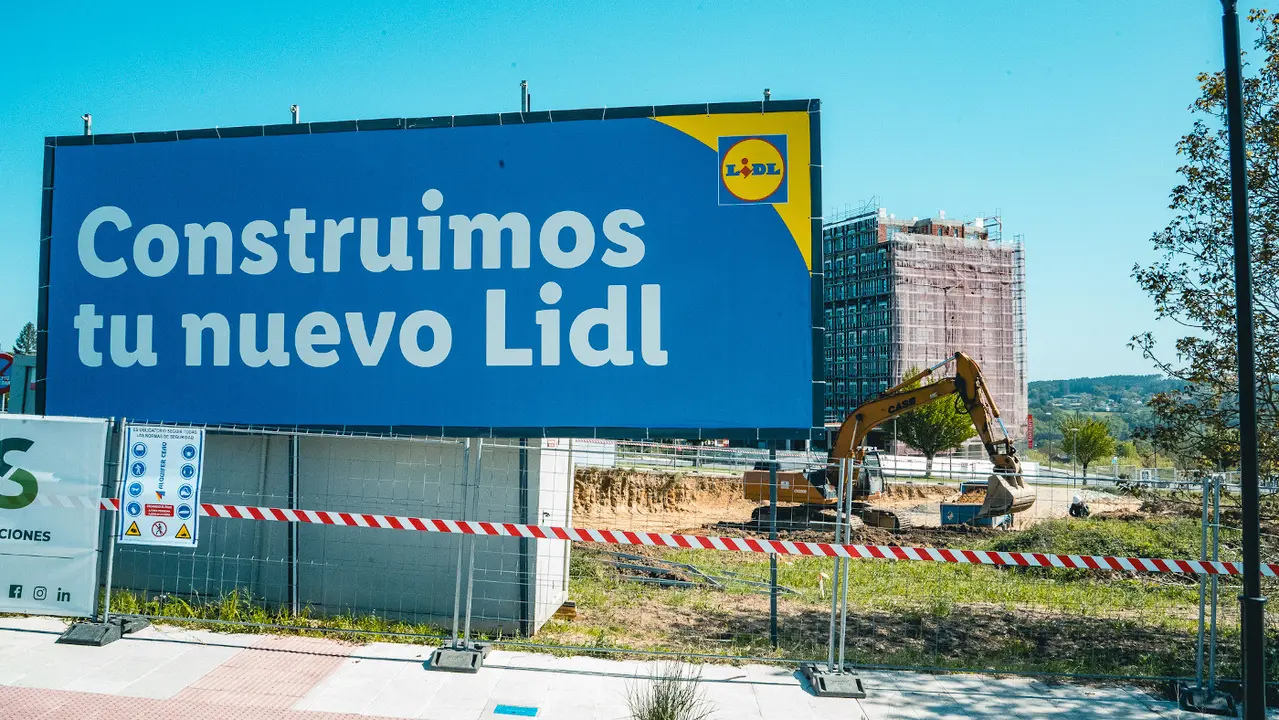 Las obras del nuevo Lidl de Lugo. EP