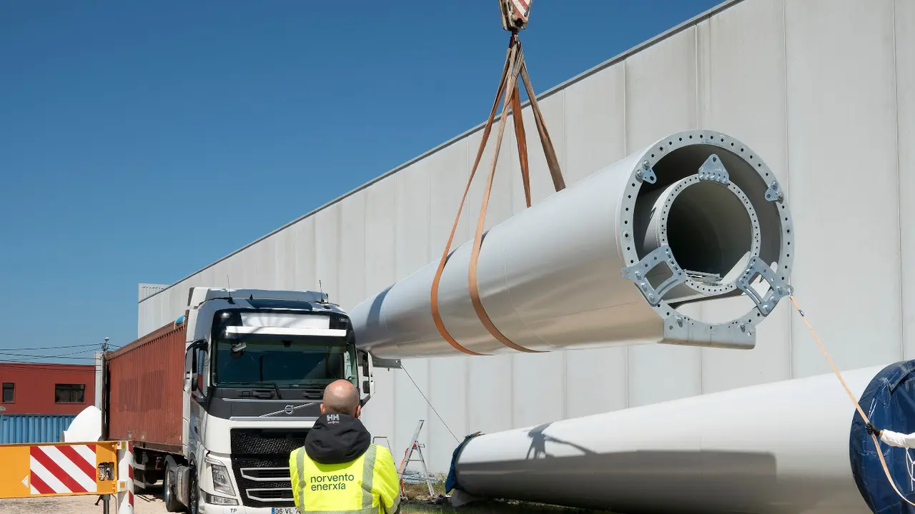 Parte de un aerogenerador nED100 fabricado en Vilalba. EP