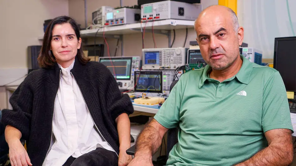 Natalia Seoane Iglesias y Antonio García Loureiro lideran el proyecto RePowerSiC desde el Citius de la USC. EP