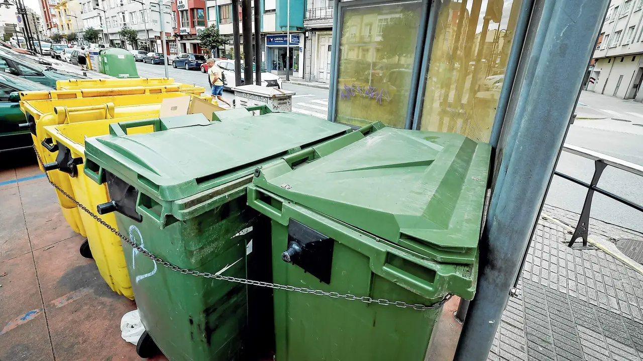 Unos contenedores. AEP