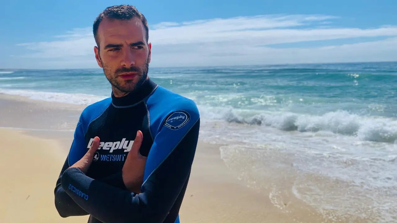 Fran Cañotas na praia. EP
