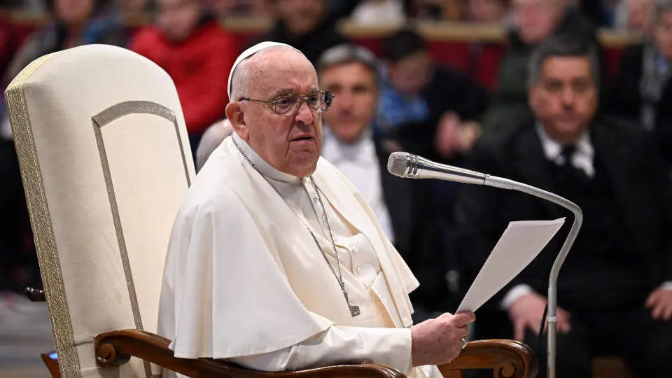 El papa Francisco, en su alocución este jueves a los peregrinos italianos. EFE