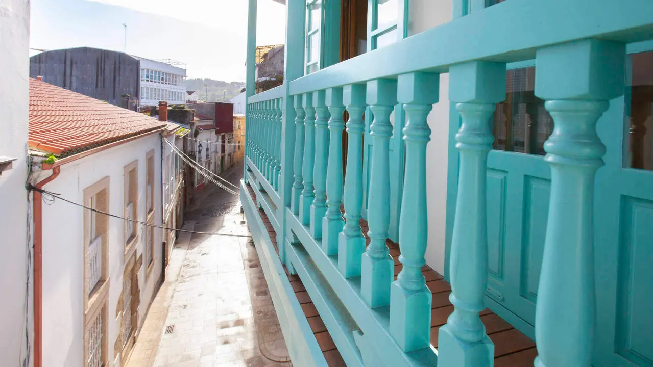 Una cerca en una vivienda de Betanzos. EP