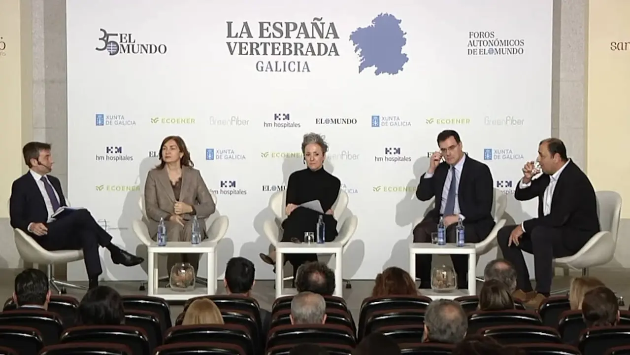 Carmen Lence, Pilar Múgica, Iván Alonso Jáudenes y Pedro Baptista, en el foro