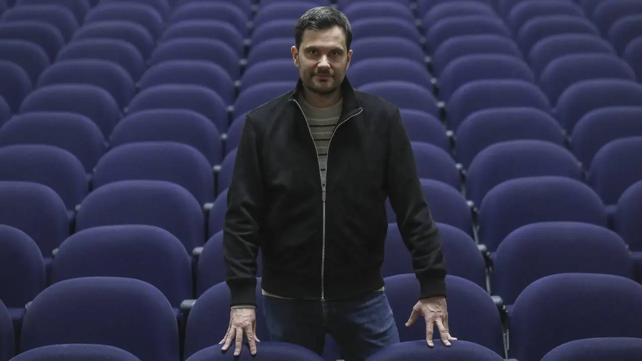 O secretario xeral de Sumar Galicia, Paulo Carlos López (Bergondo, 1985). NACHO SANTÁS