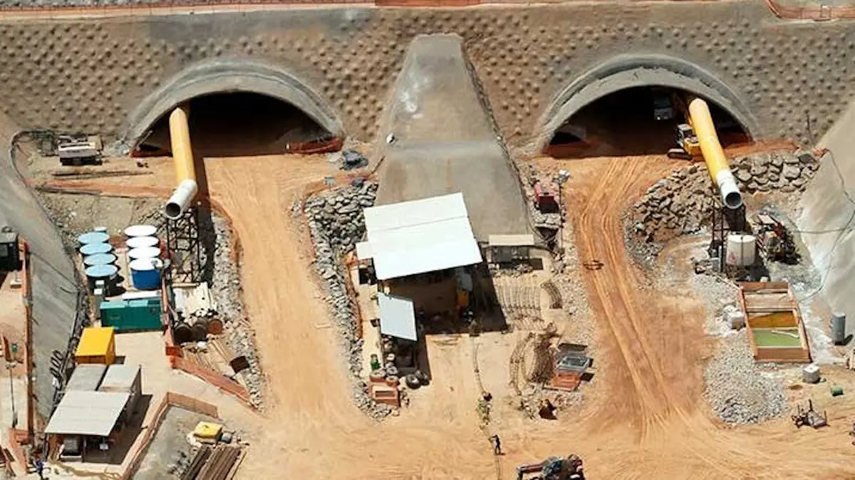 Obras realizadas por Copasa en una circunvalación en Sao Paulo, en Brasil. COPASA