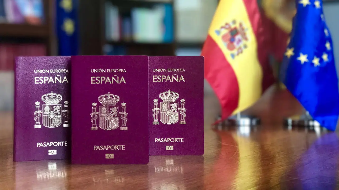 Unos pasaportes de España. EP