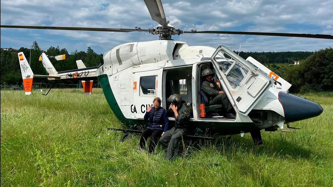 La mujer fue hallada con la ayuda del helicóptero. G.C.