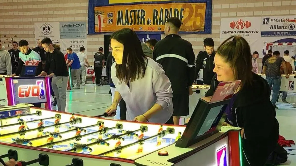 Laura y Tania jugando en el Máster de Rábade. CEDIDA