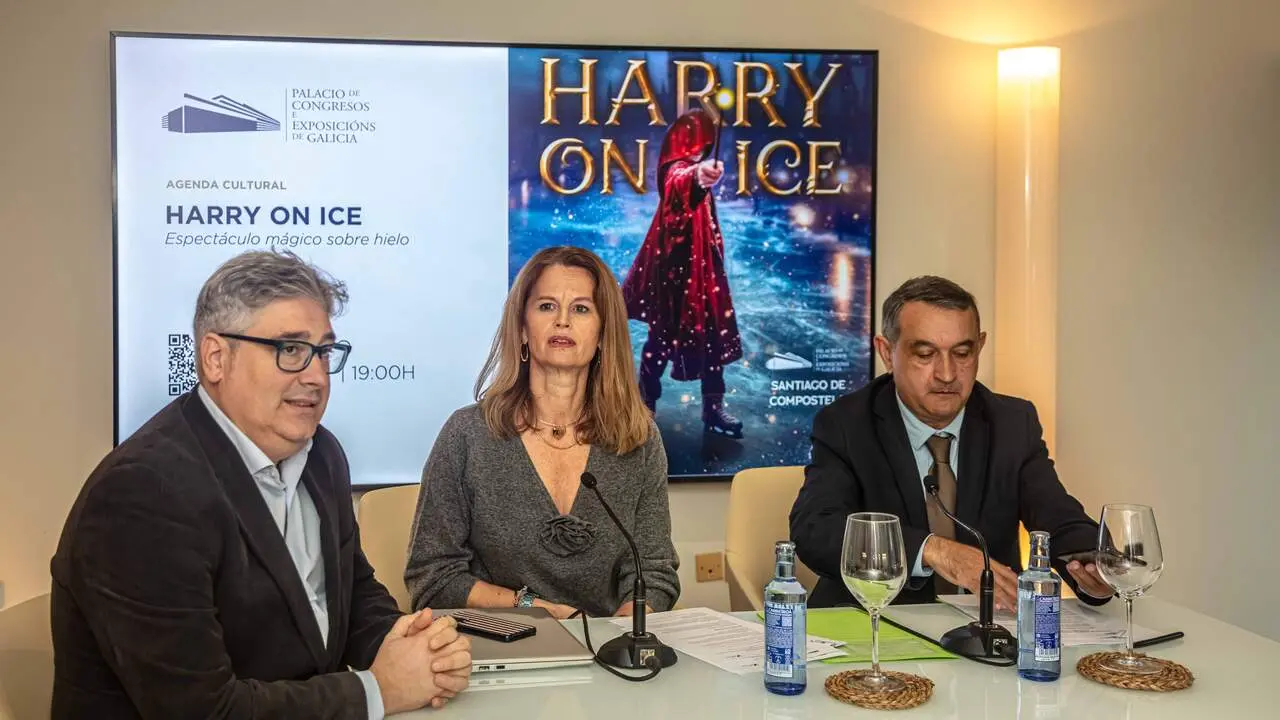 Belén Montero, directora del Palacio de Congresos e Exposicións de Galicia, y José María Barrán, director de área de Eurostars Hotel Company, durante la presentación de la agenda cultural. LUIS POLO.