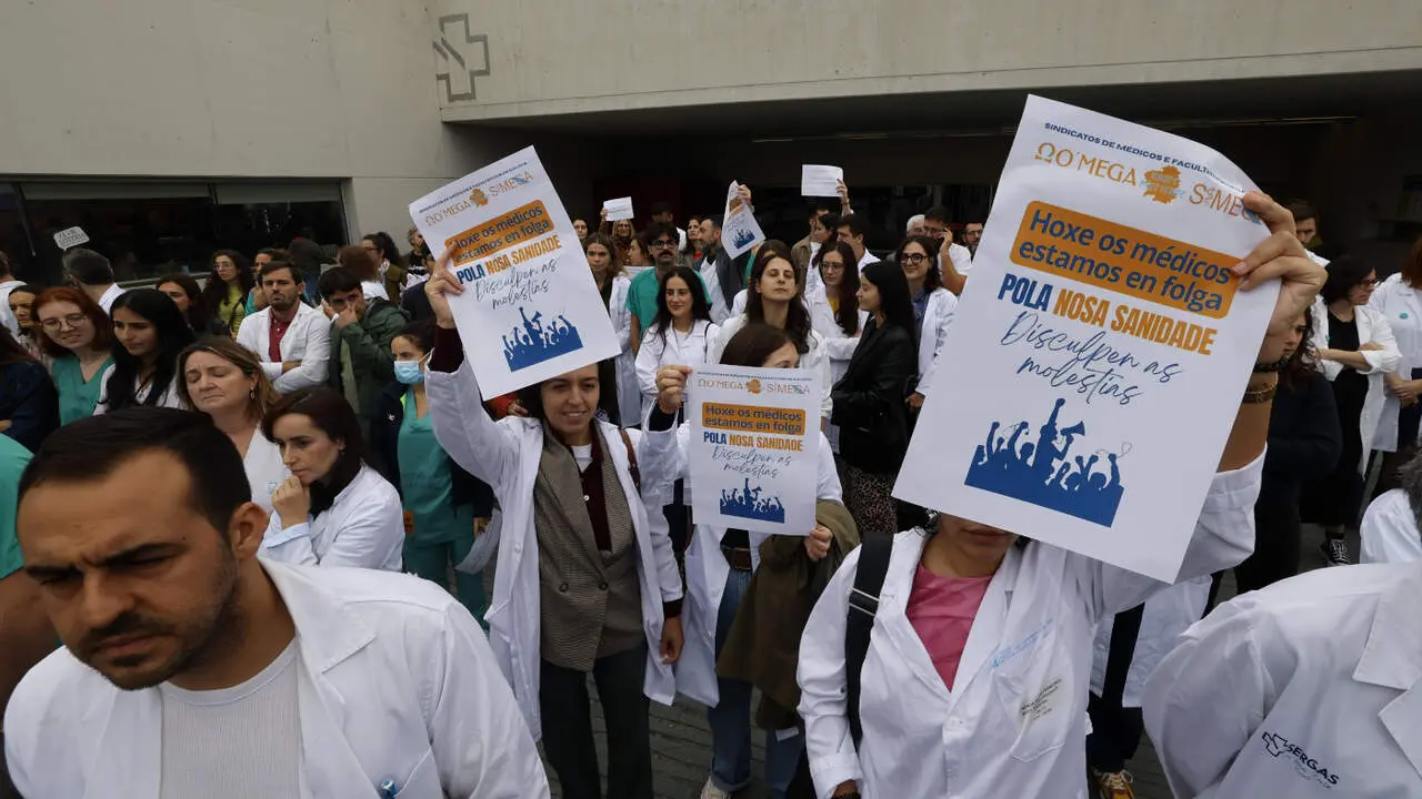 Médicos gallegos en huelga el pasado mes de octubre. XESÚS PONTE