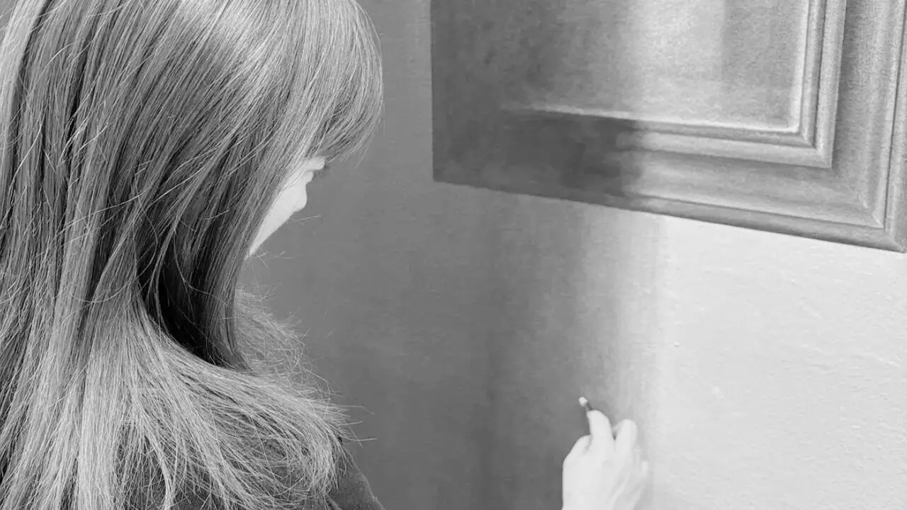 Irene González traballando. EP