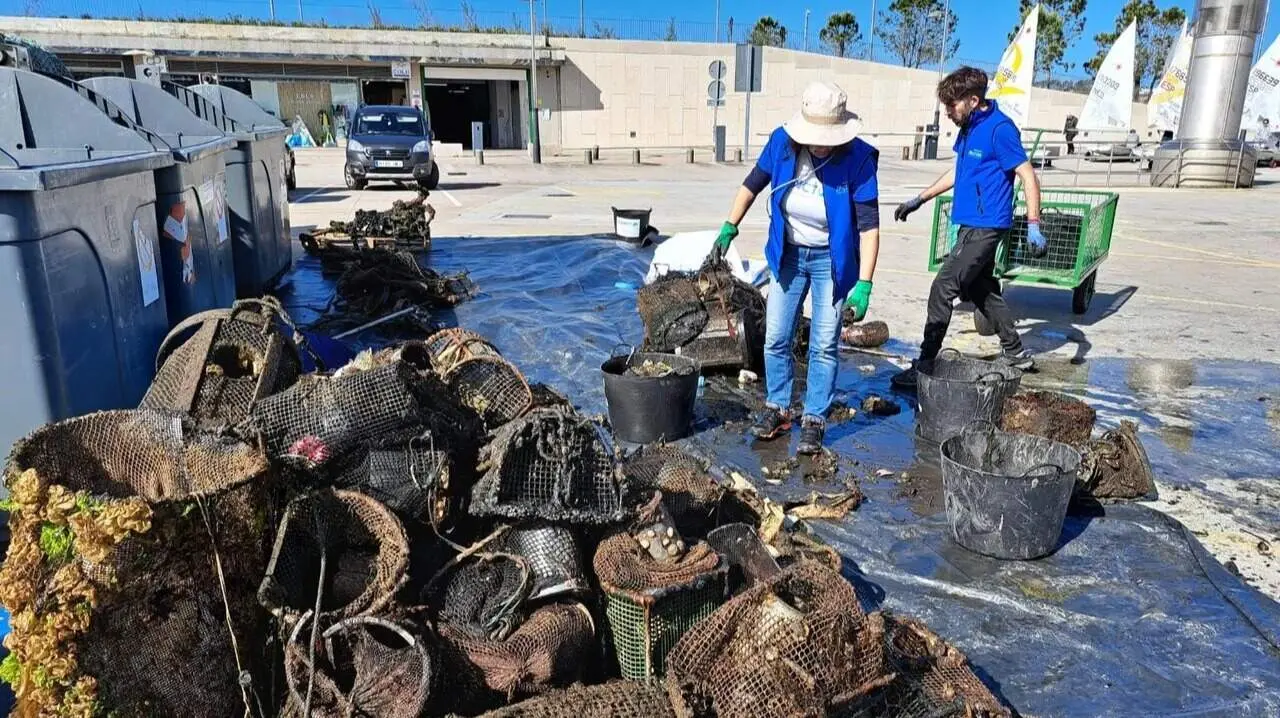 Aparejos de pesca recogidos. AFUNDACI&Oacute;N