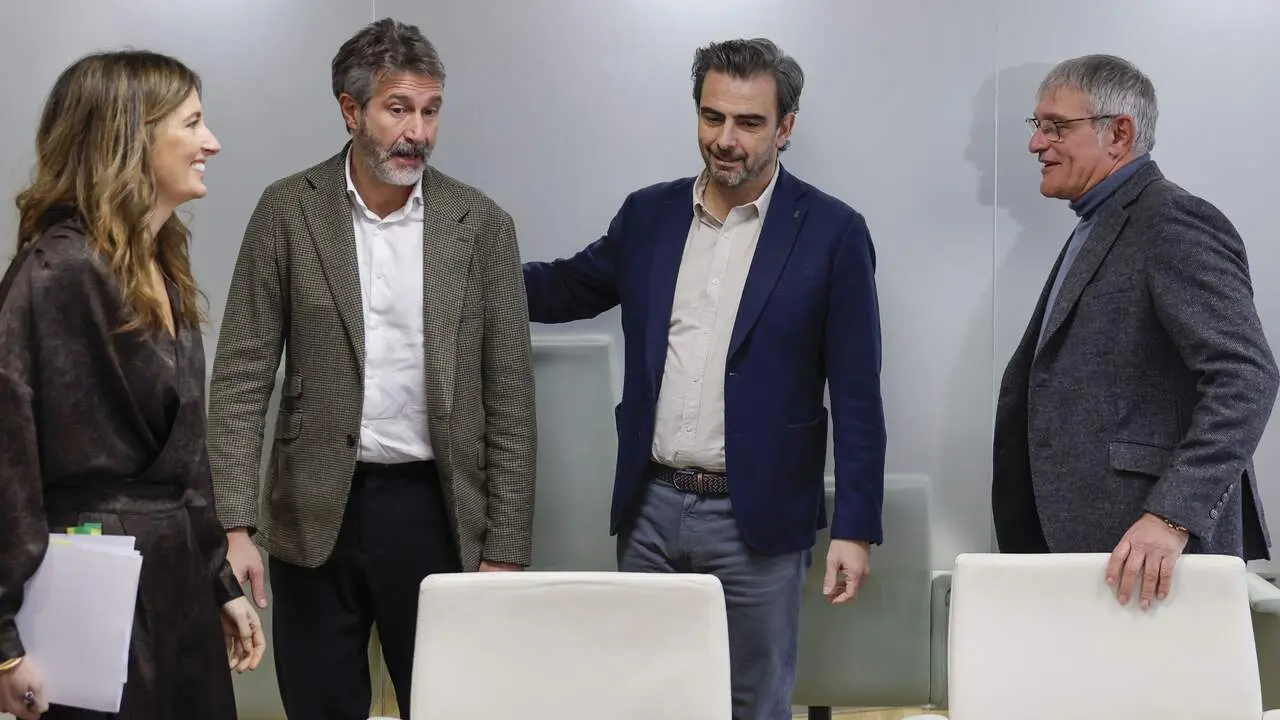 Alberto Varela y Diego Calvo encabezaron la reuni&oacute;n que mantuvieron en la sede de la Xunta en Santiago