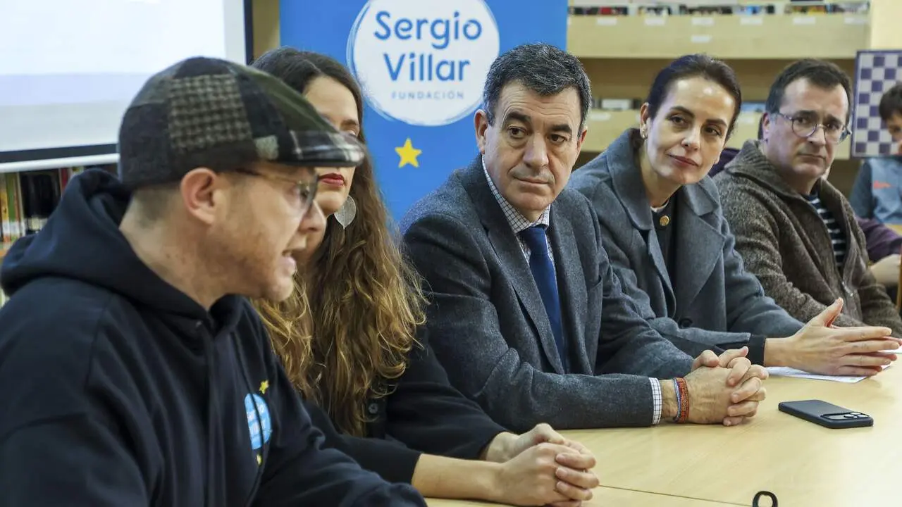 El conselleiro de Educaci&oacute;n, Rom&aacute;n Rodr&iacute;guez, durante la presentaci&oacute;n del programa. X&Oacute;AN REY (EFE)