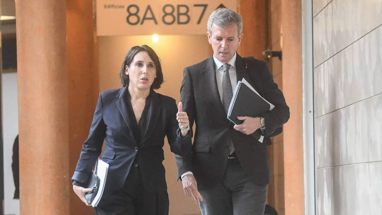Mar&iacute;a Jes&uacute;s Lorenzana y Alfonso Rueda, tras el Consello da Xunta. AGN